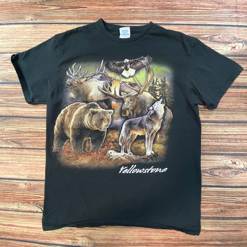 Vintage Yellowstone Shirt Mens M Black Graphic Tee Nature Wildlife Bear Retro